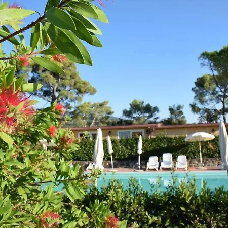 Borgo Piscine Ristorante E Sala Convegni * Pomaia